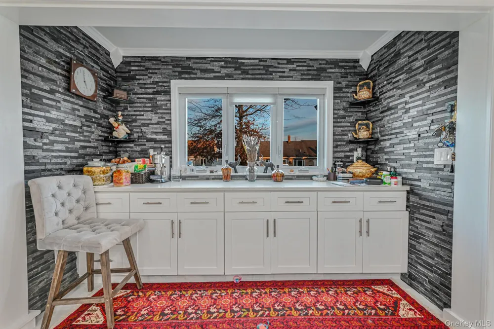38 Quarry Lane Levittown, NY 11756
