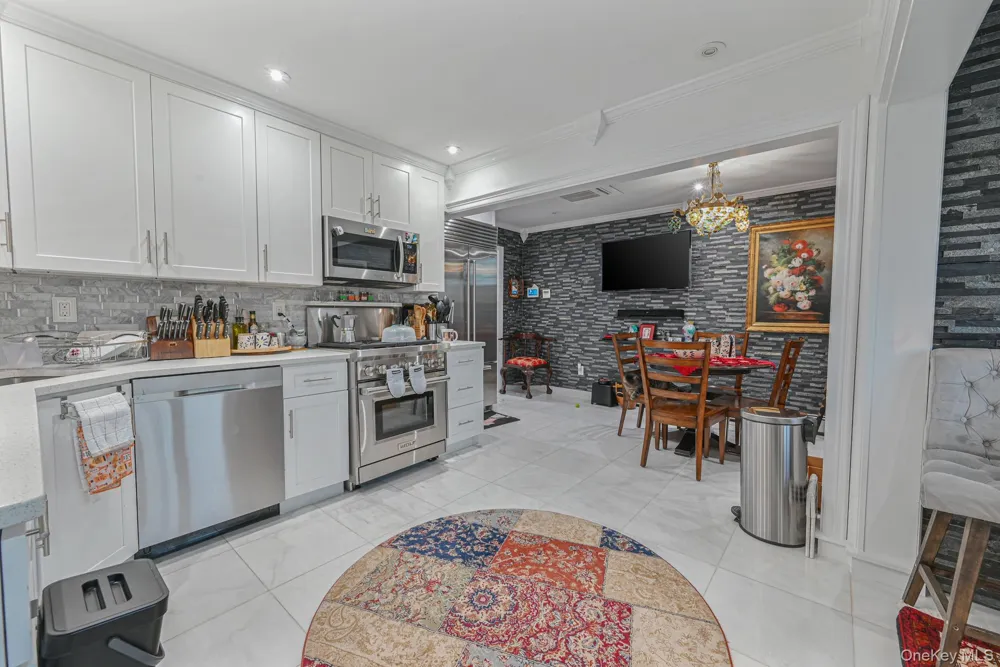 38 Quarry Lane Levittown, NY 11756