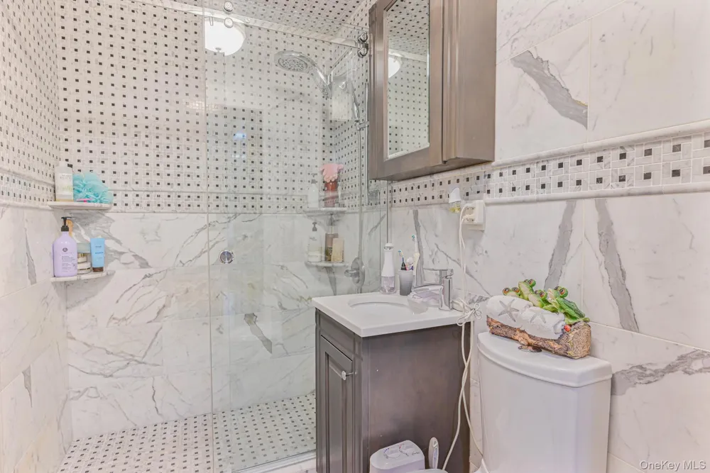 38 Quarry Lane Levittown, NY 11756