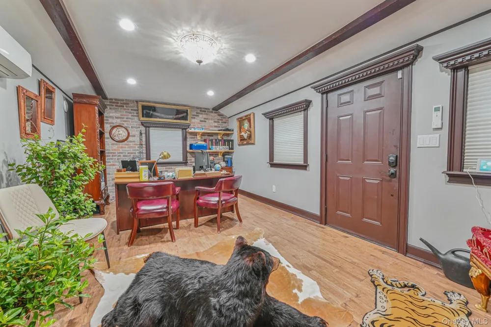38 Quarry Lane Levittown, NY 11756
