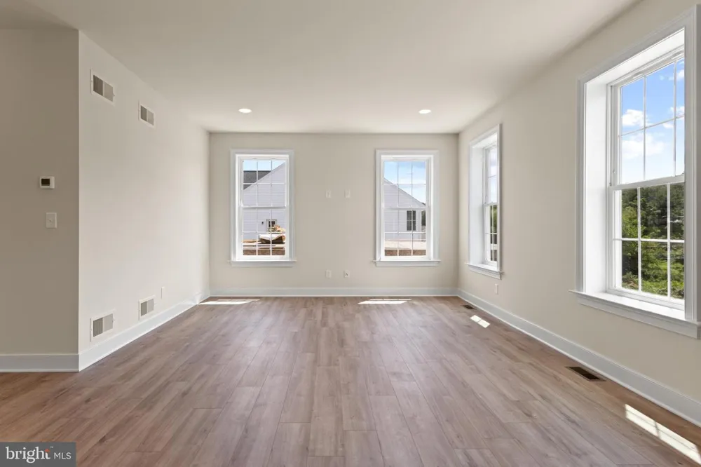 11011110 TRINITY DRIVE Oxford, PA 19363