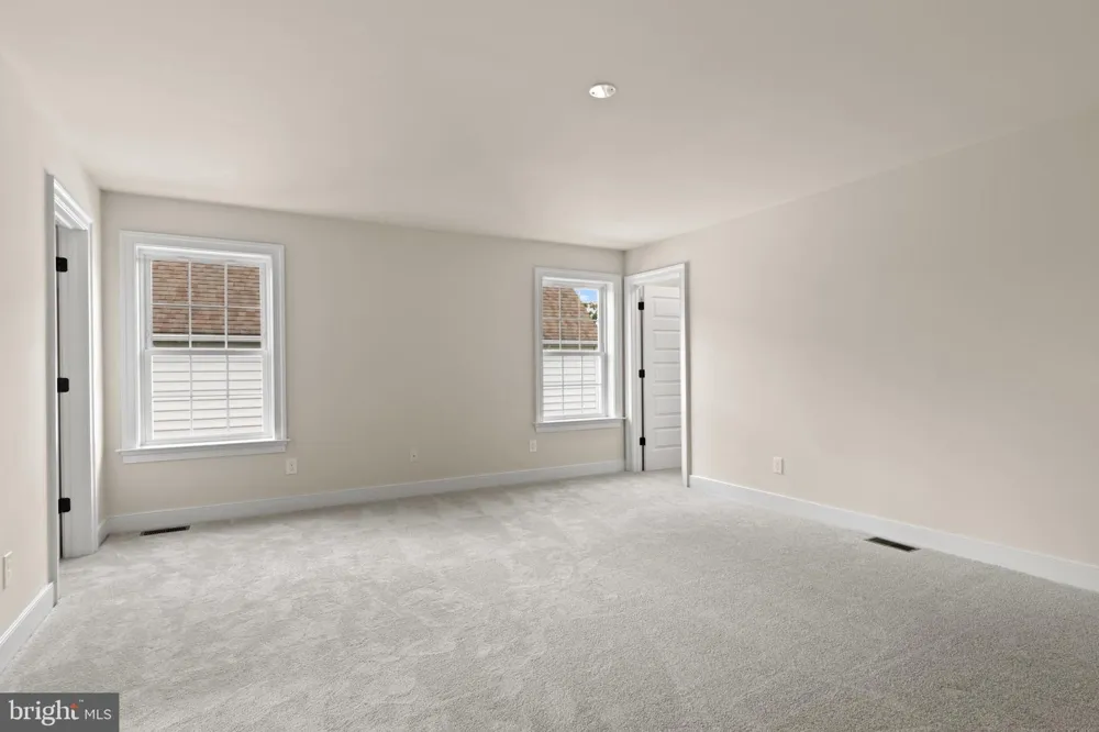 11011110 TRINITY DRIVE Oxford, PA 19363