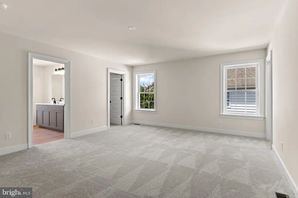 11011110 TRINITY DRIVE Oxford, PA 19363