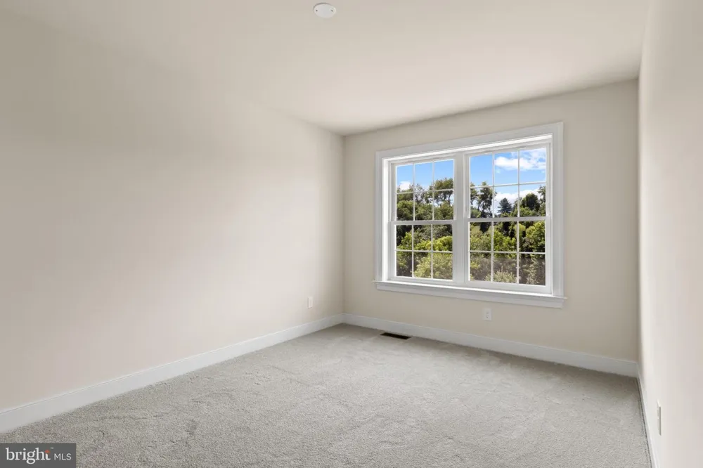 11011110 TRINITY DRIVE Oxford, PA 19363