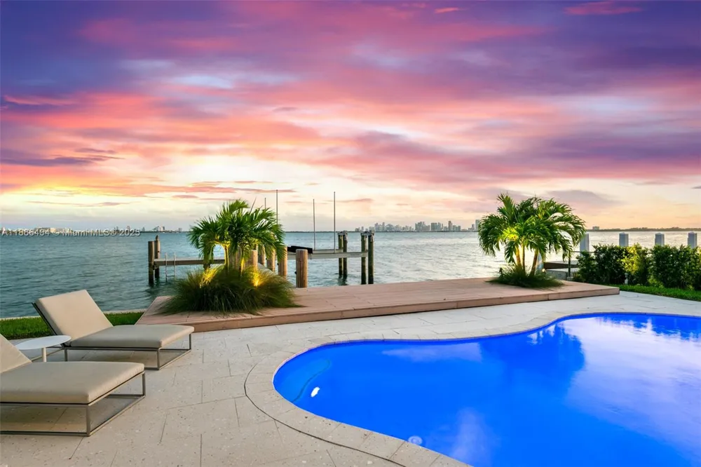 1580 S Treasure Dr North Bay Village, FL 33141