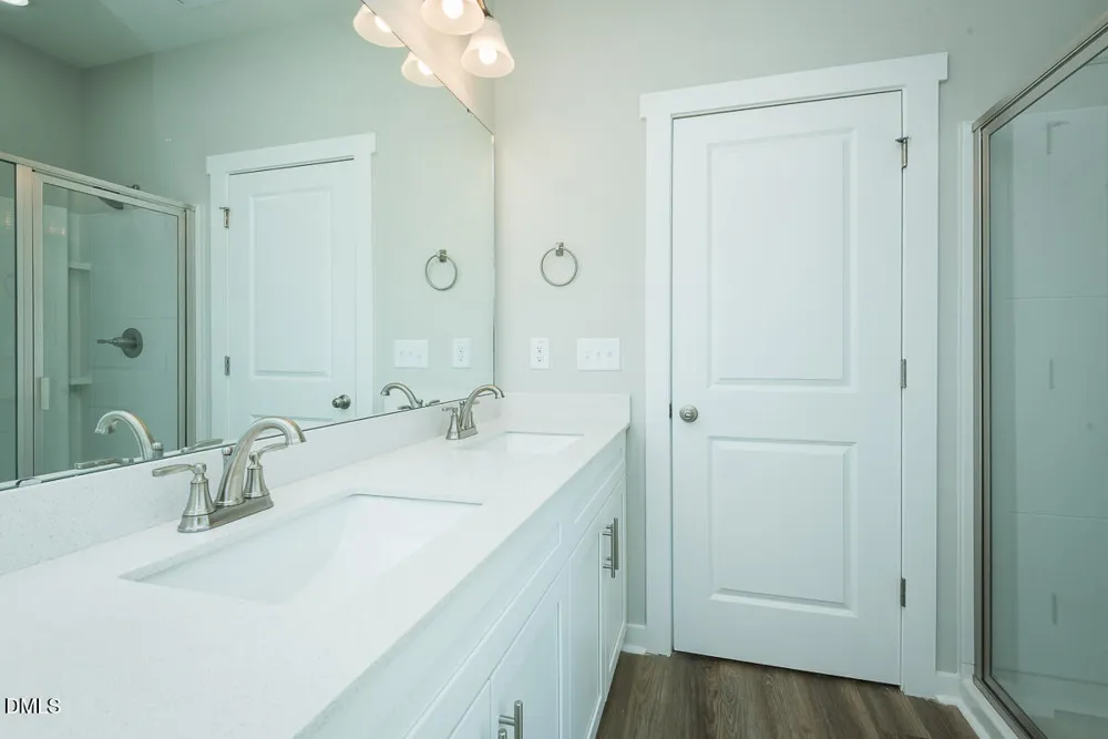 409 E Lee Avenue Yadkinville, NC 27055