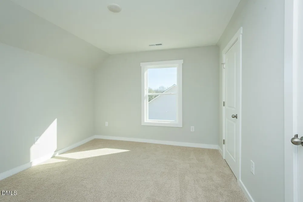 409 E Lee Avenue Yadkinville, NC 27055