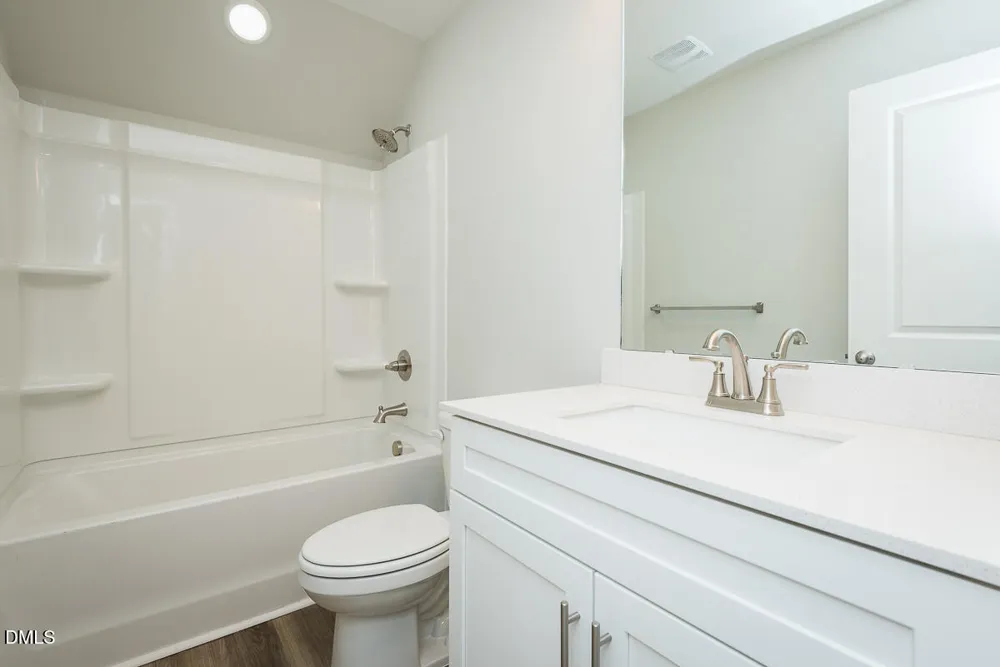 409 E Lee Avenue Yadkinville, NC 27055