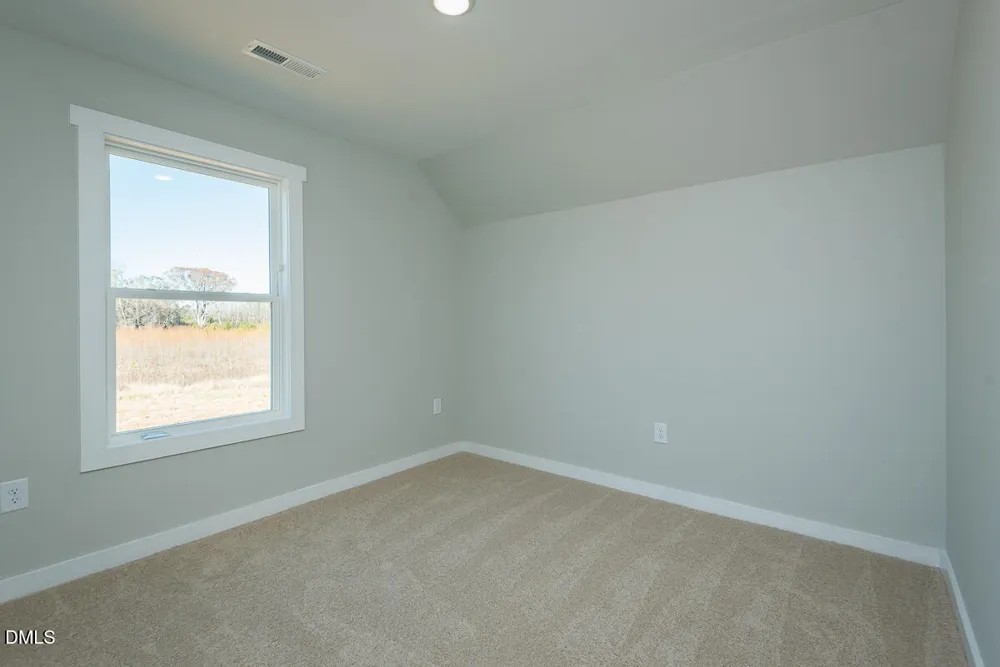 409 E Lee Avenue Yadkinville, NC 27055
