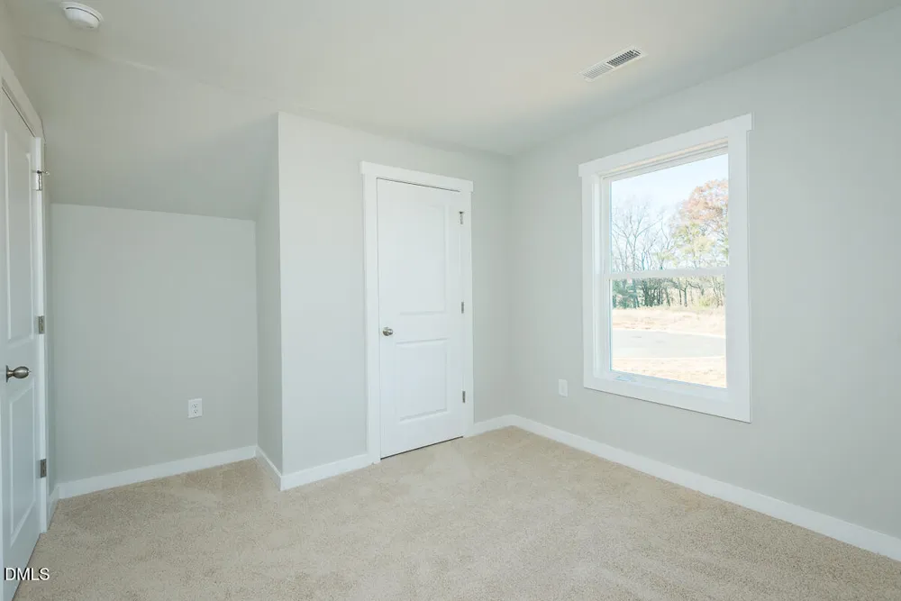 409 E Lee Avenue Yadkinville, NC 27055