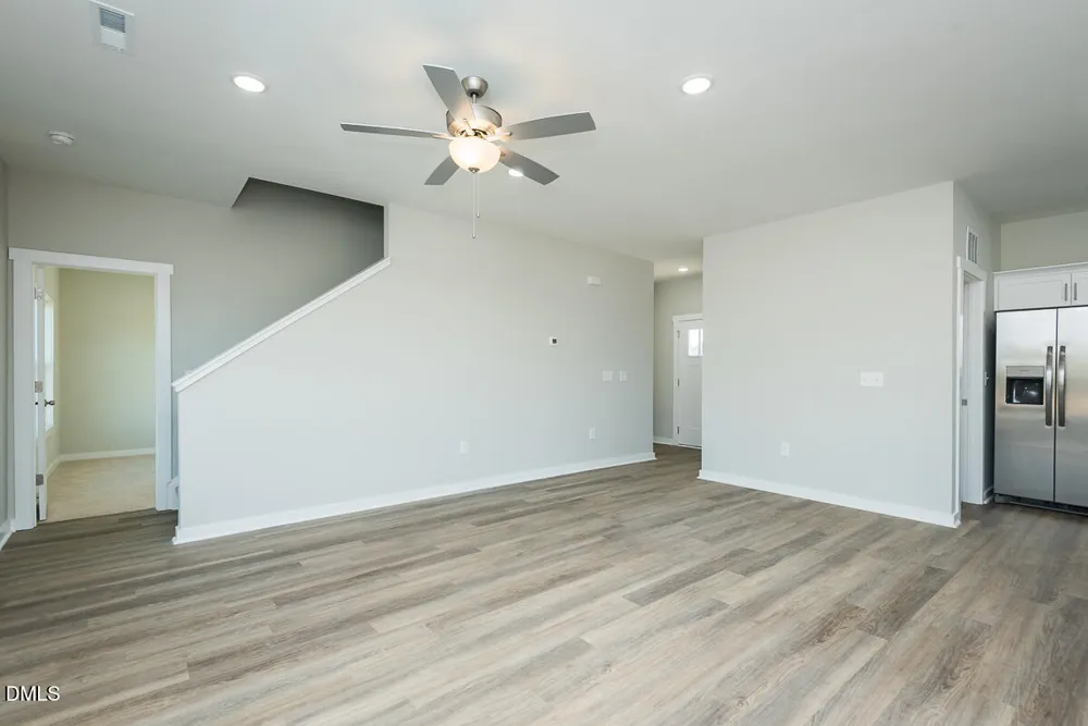 409 E Lee Avenue Yadkinville, NC 27055