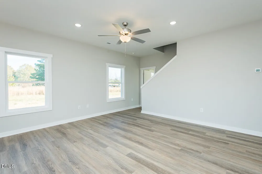 409 E Lee Avenue Yadkinville, NC 27055