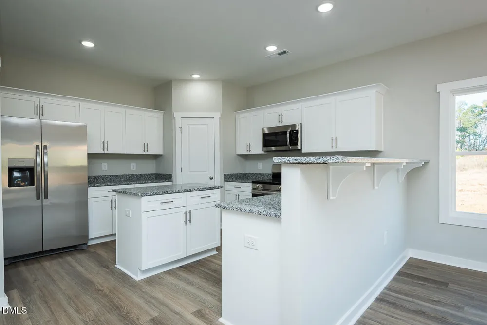 409 E Lee Avenue Yadkinville, NC 27055