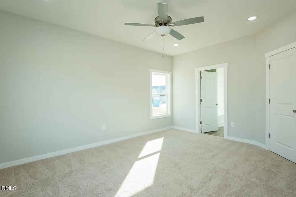 409 E Lee Avenue Yadkinville, NC 27055