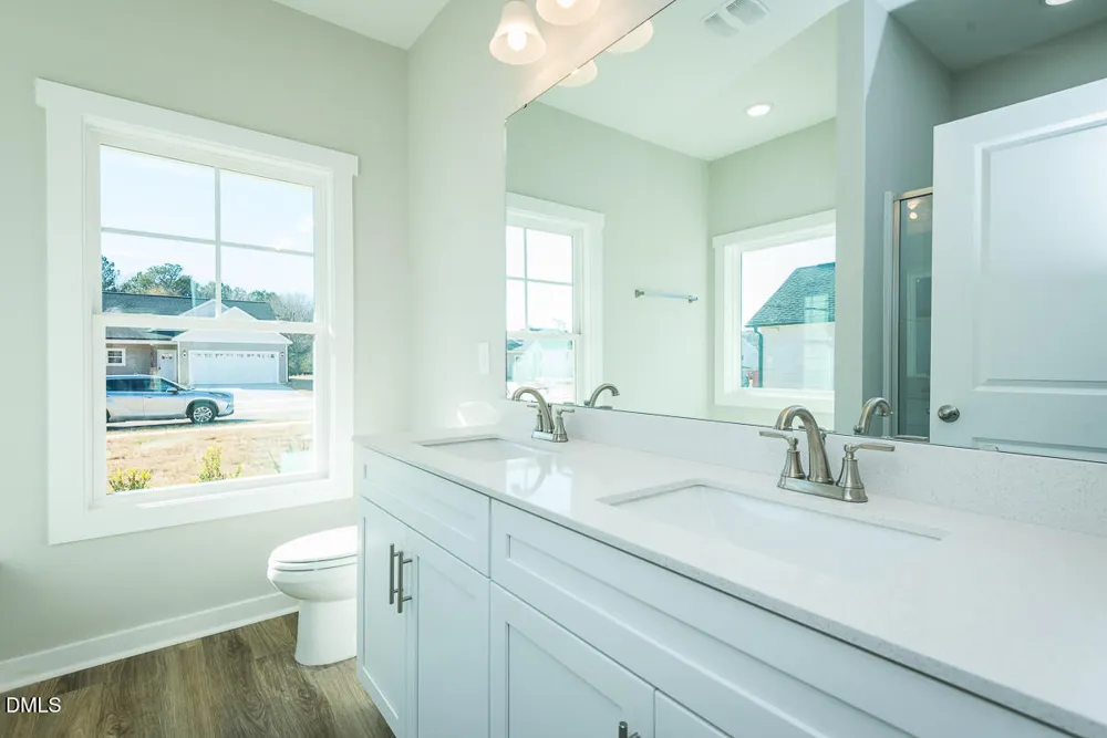 409 E Lee Avenue Yadkinville, NC 27055