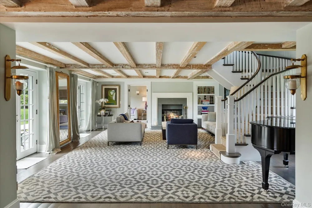 231 Flying Point Road Southampton, NY 11968