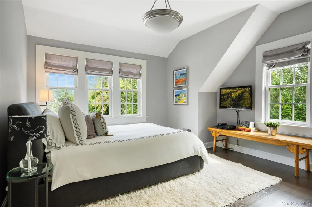 231 Flying Point Road Southampton, NY 11968