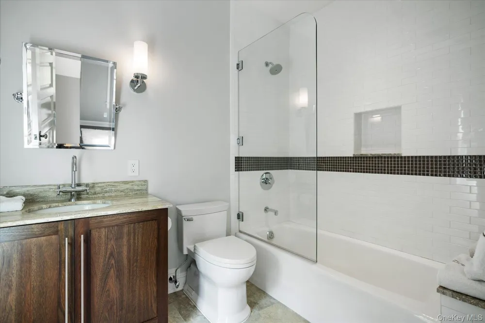 231 Flying Point Road Southampton, NY 11968