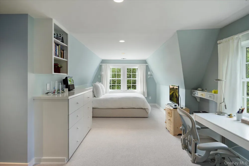 231 Flying Point Road Southampton, NY 11968