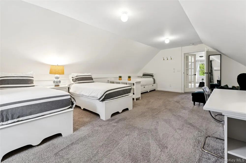 1181 FIREPLACE RD East Hampton, NY 11937