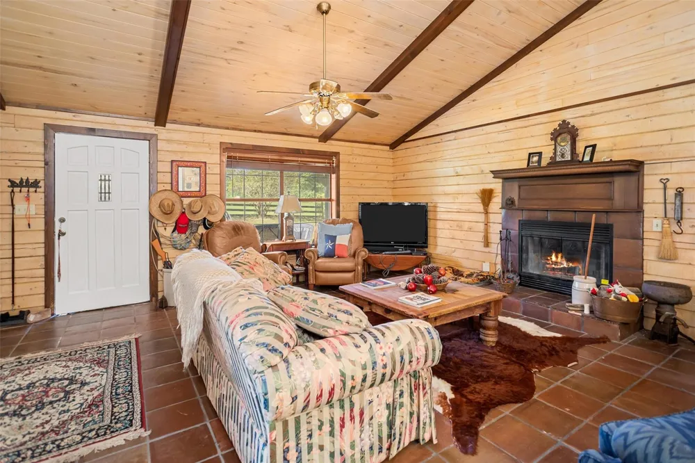 120 Fsr 513 Kennard, TX 75847