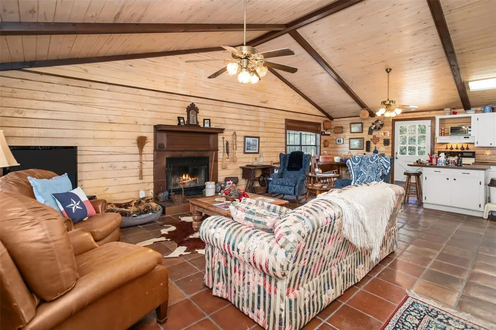 120 Fsr 513 Kennard, TX 75847