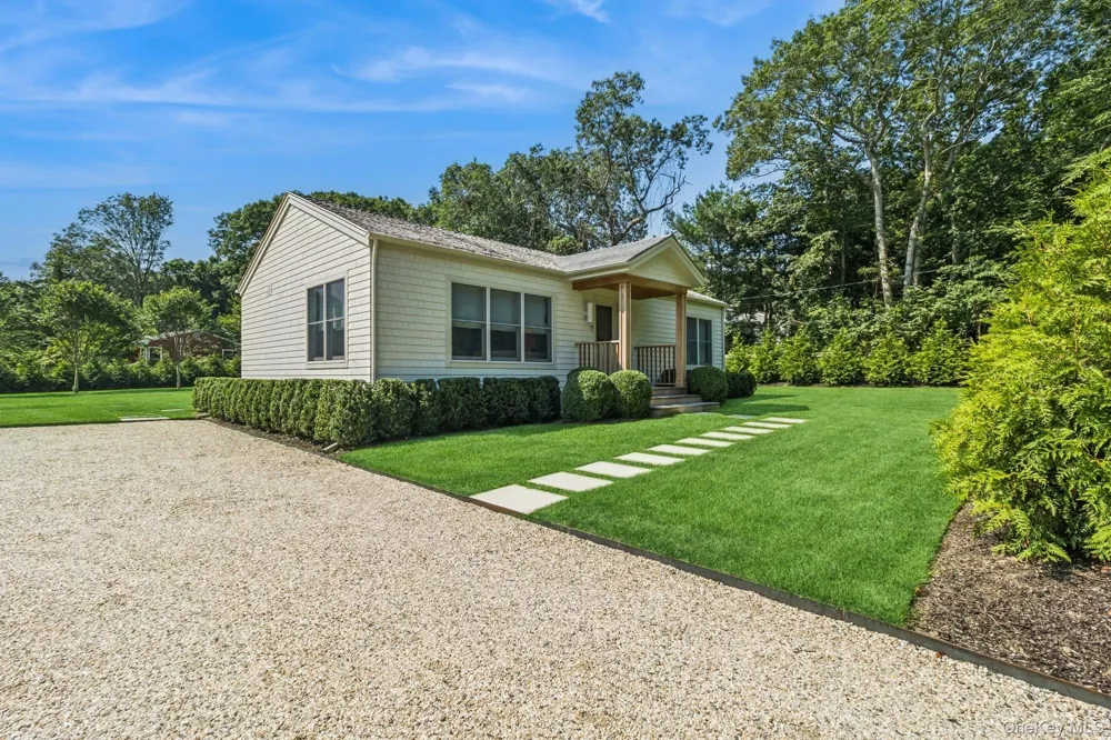 96 Town Lane East Hampton, NY 11937