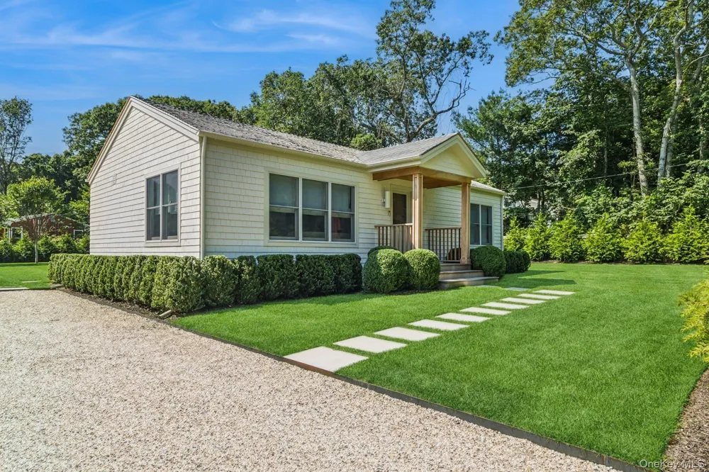 96 Town Lane East Hampton, NY 11937