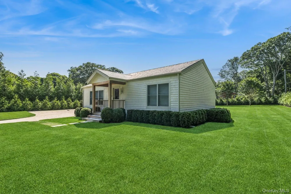 96 Town Lane East Hampton, NY 11937