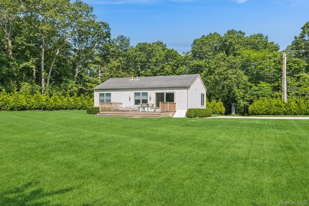 96 Town Lane East Hampton, NY 11937