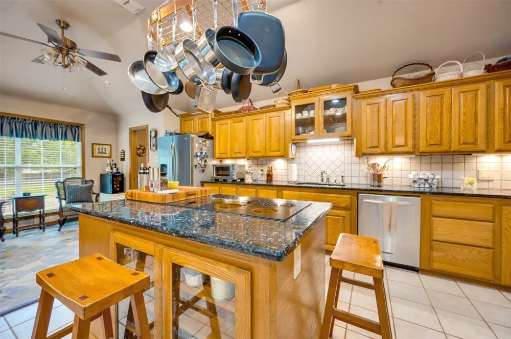 3269 An County Road 153 Palestine, TX 75801