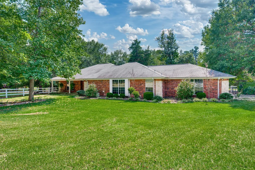 3269 An County Road 153 Palestine, TX 75801