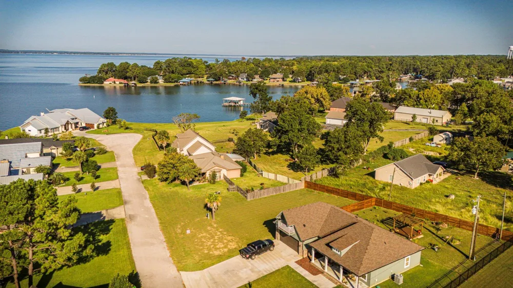 14 Treasure Point Onalaska, TX 77360