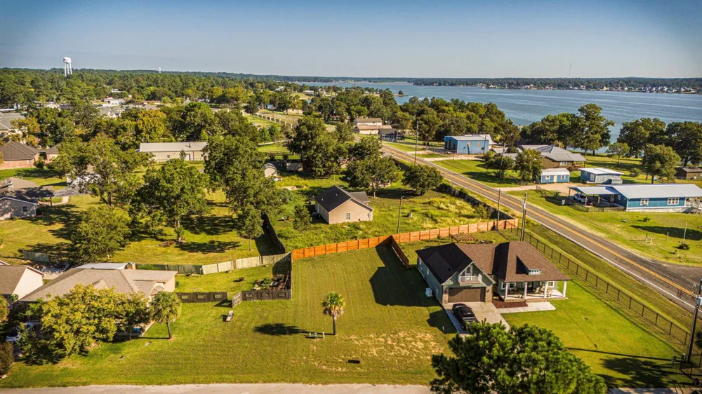 14 Treasure Point Onalaska, TX 77360