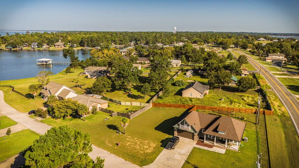 14 Treasure Point Onalaska, TX 77360