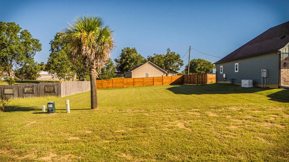 14 Treasure Point Onalaska, TX 77360