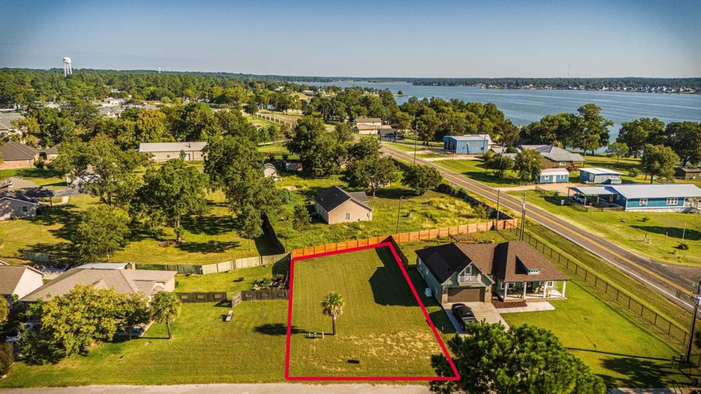 14 Treasure Point Onalaska, TX 77360