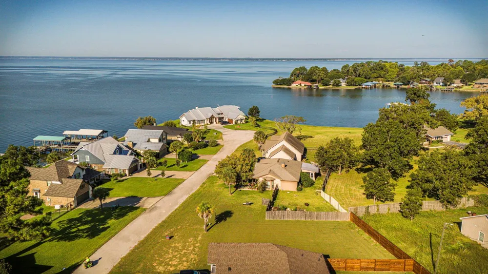 14 Treasure Point Onalaska, TX 77360