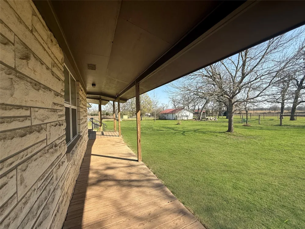 1401 Fm 112 Lexington, TX 78947