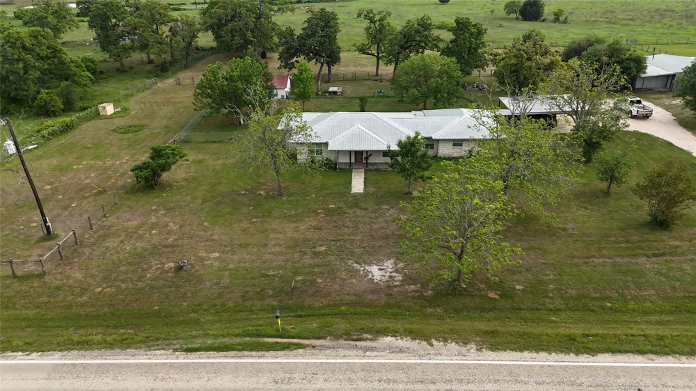 1401 Fm 112 Lexington, TX 78947