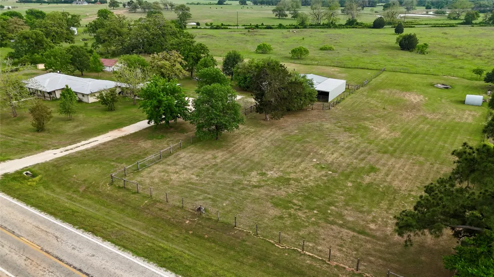 1401 Fm 112 Lexington, TX 78947