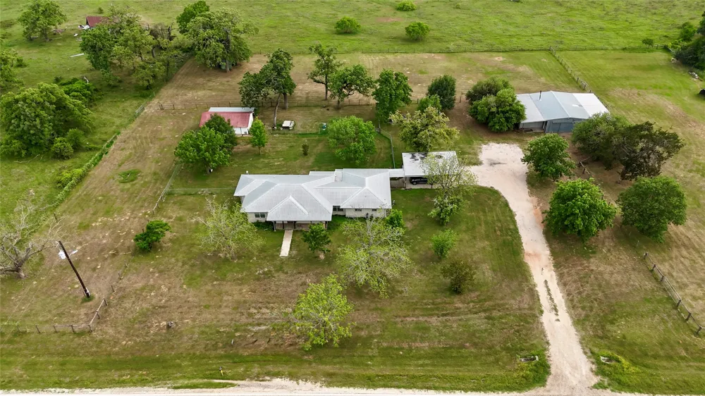 1401 Fm 112 Lexington, TX 78947