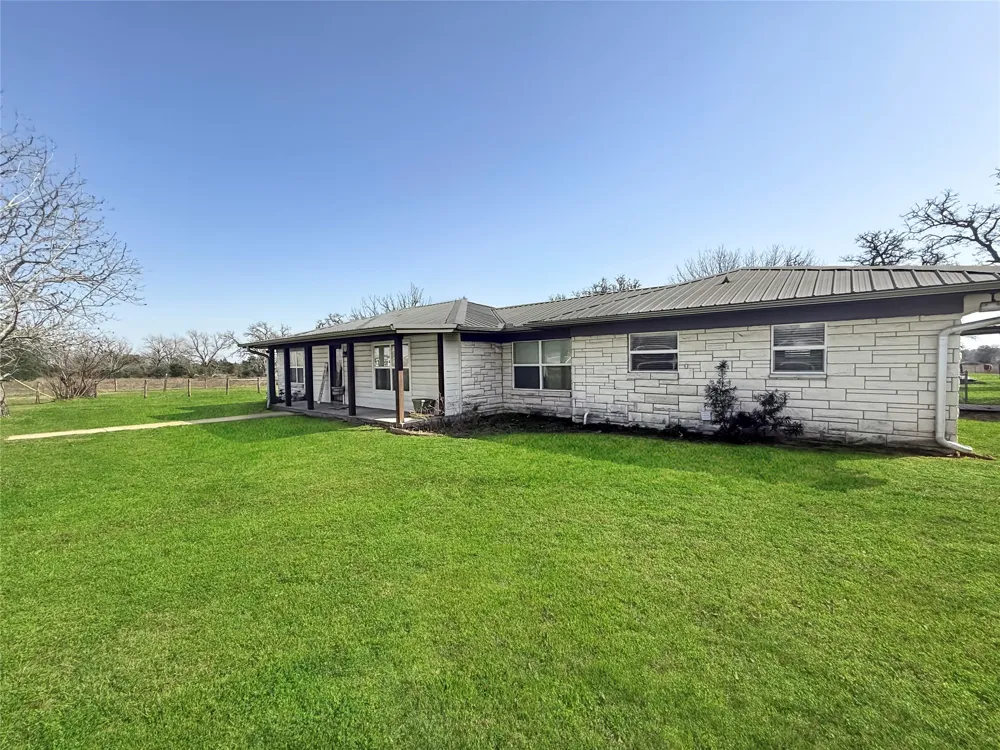 1401 Fm 112 Lexington, TX 78947