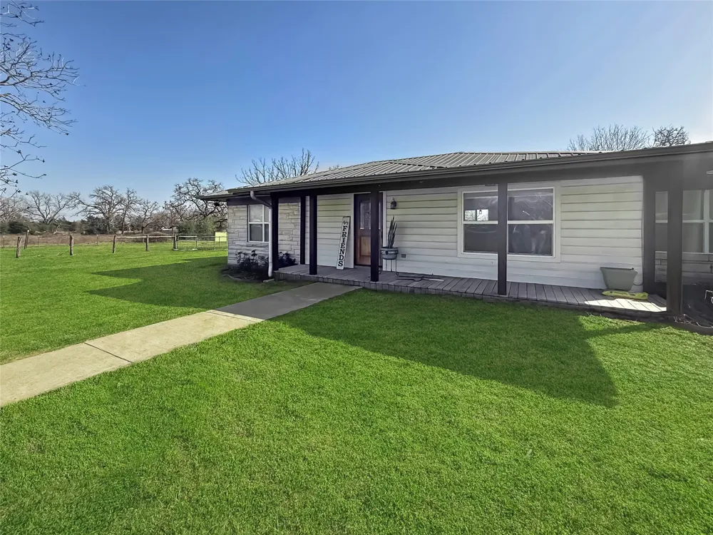 1401 Fm 112 Lexington, TX 78947