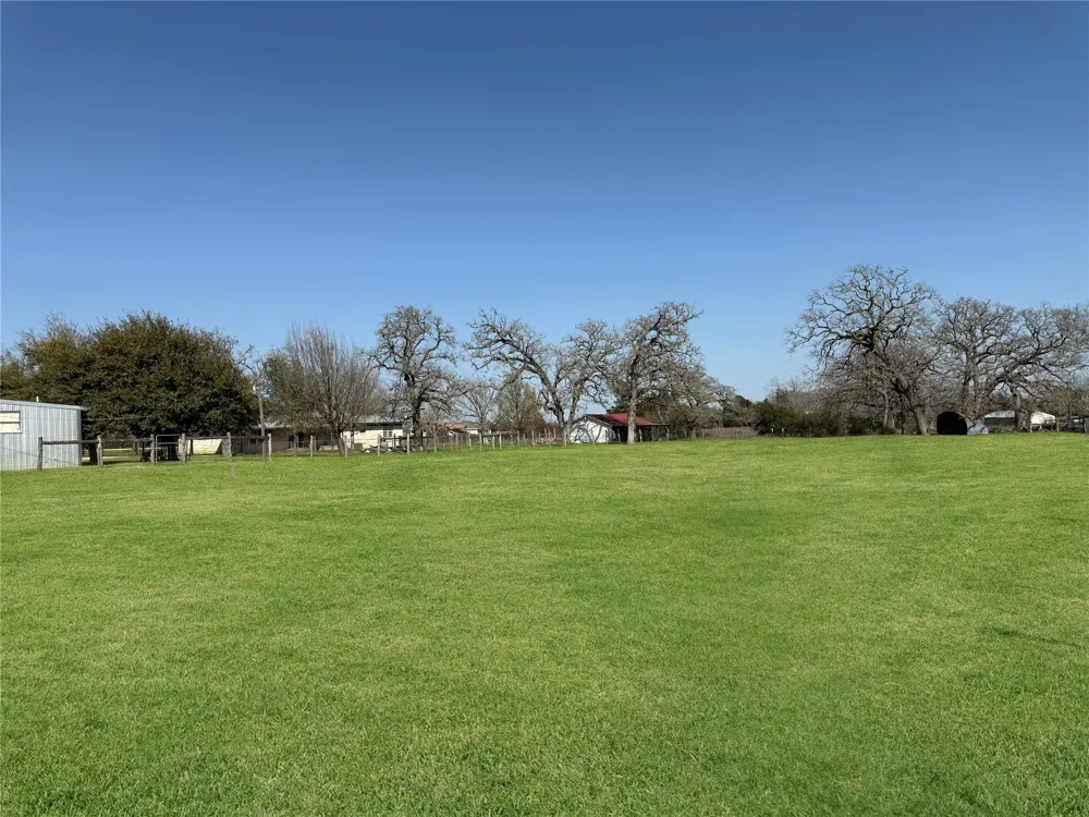 1401 Fm 112 Lexington, TX 78947