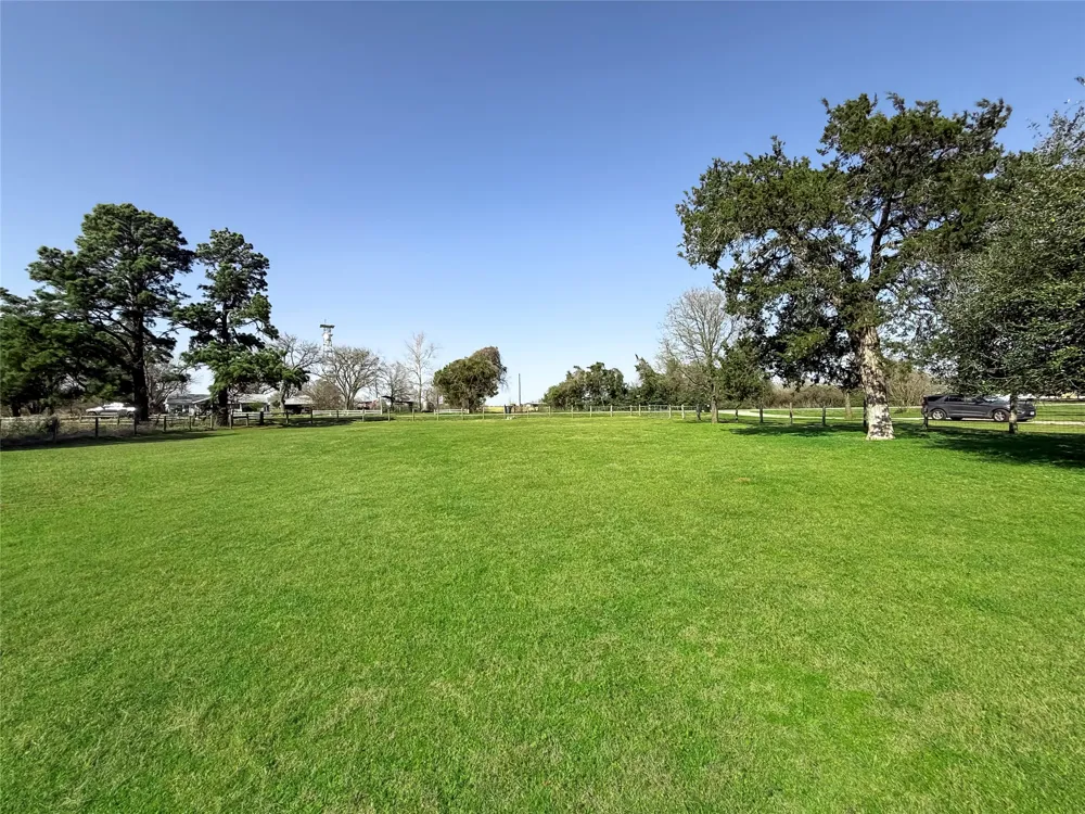 1401 Fm 112 Lexington, TX 78947