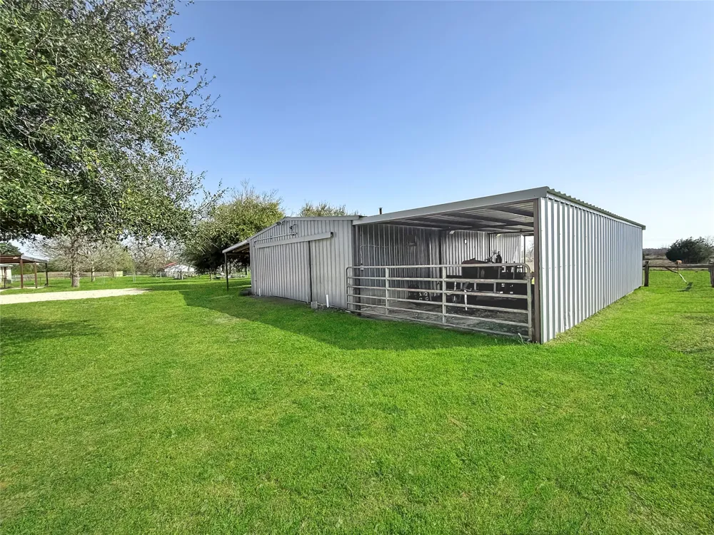 1401 Fm 112 Lexington, TX 78947