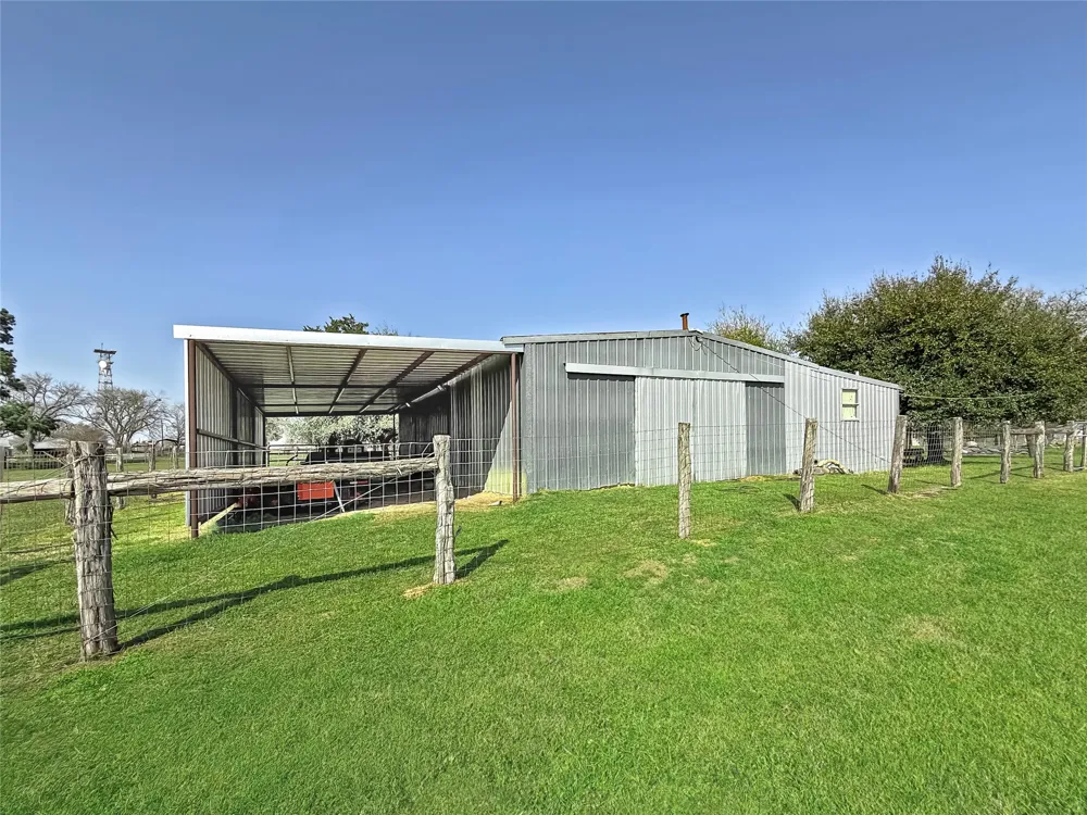 1401 Fm 112 Lexington, TX 78947