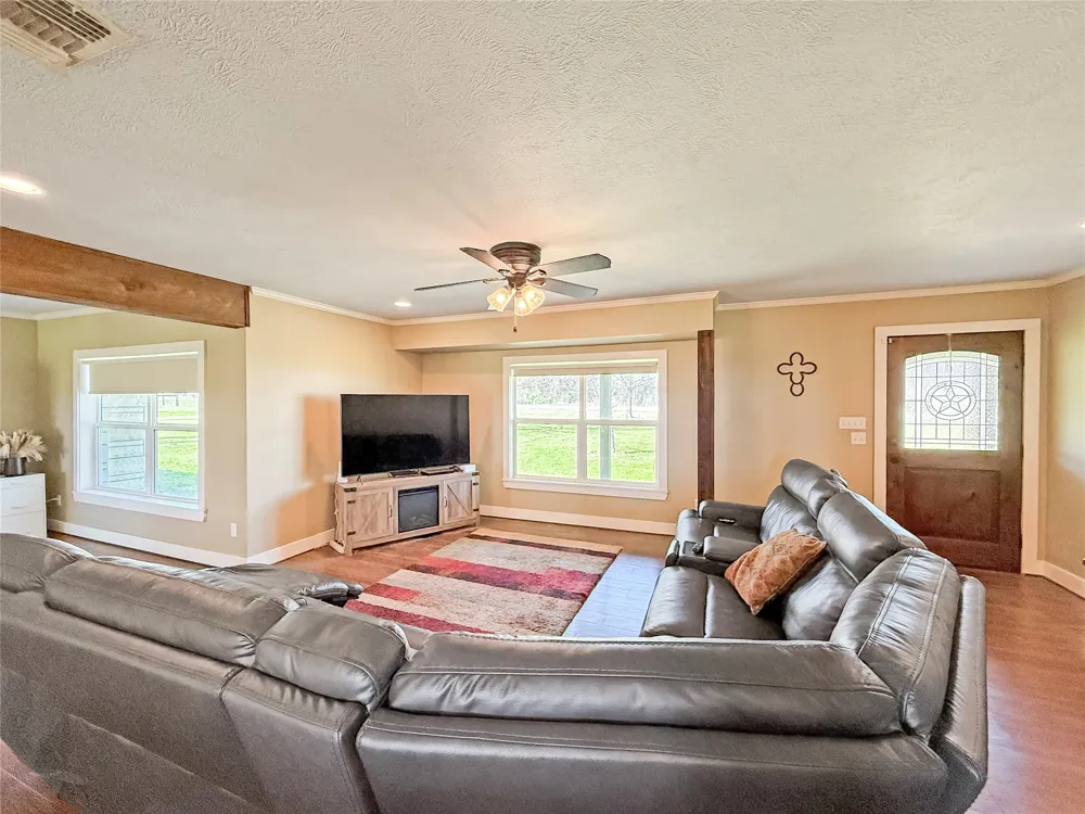 1401 Fm 112 Lexington, TX 78947