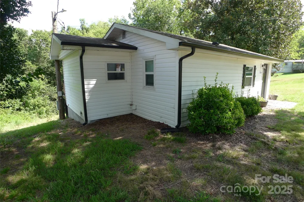 116 Pond Street Lexington, NC 27292